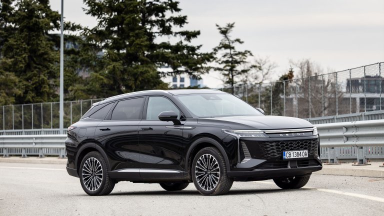 Китайски премиум SUV играе в лигата на Lexus и Mercedes (галерия и видео)