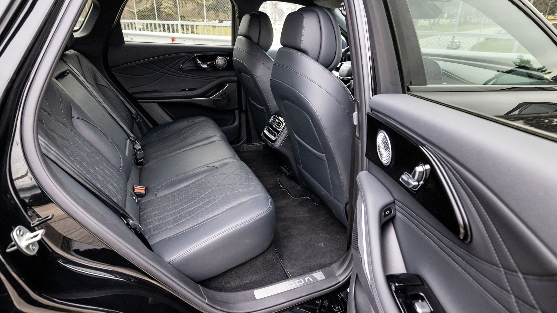 Omoda 9 SHS-P Exclusive