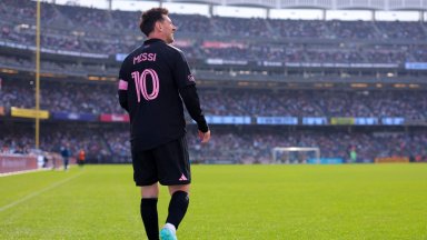 Меси изнесе лекция на култов стадион в Ню Йорк, а темата с участието на Мондиала пак изплува