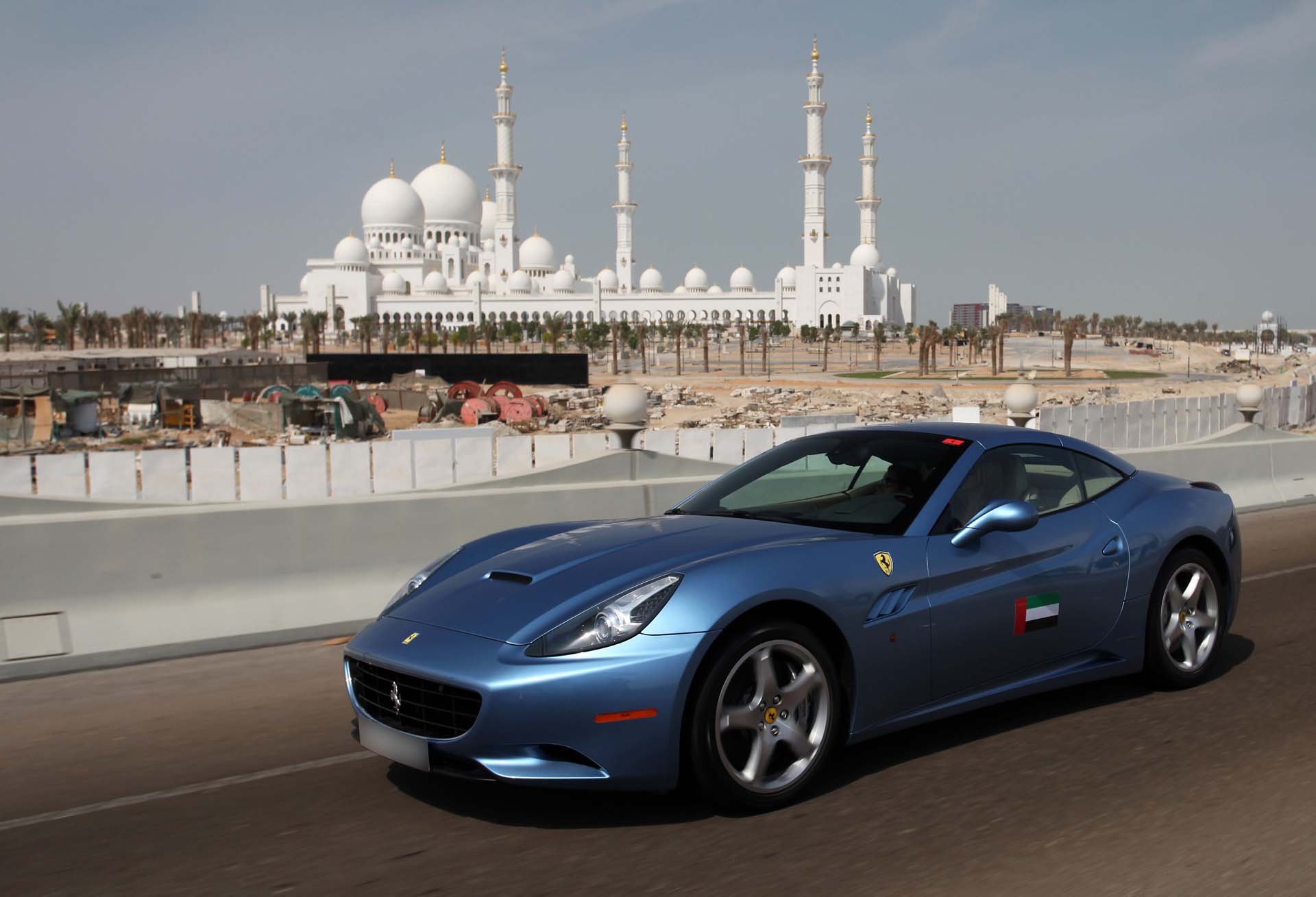 Ferrari California в Дубай