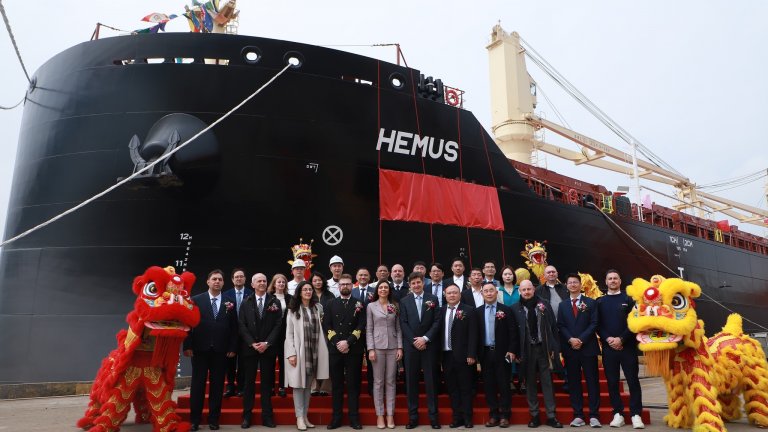 Параходство "Български морски флот" получи първия за тази година новопостроен кораб (снимки)