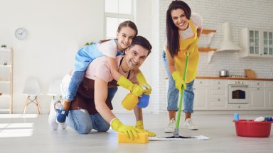 Край на уикендите с парцал в ръка: 7 умни помощници, които ще свършат "мръсната работа" вместо вас