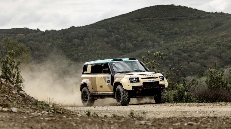 Defender Dakar D7X-R спечели победата в класа си в рали-рейд Португалия