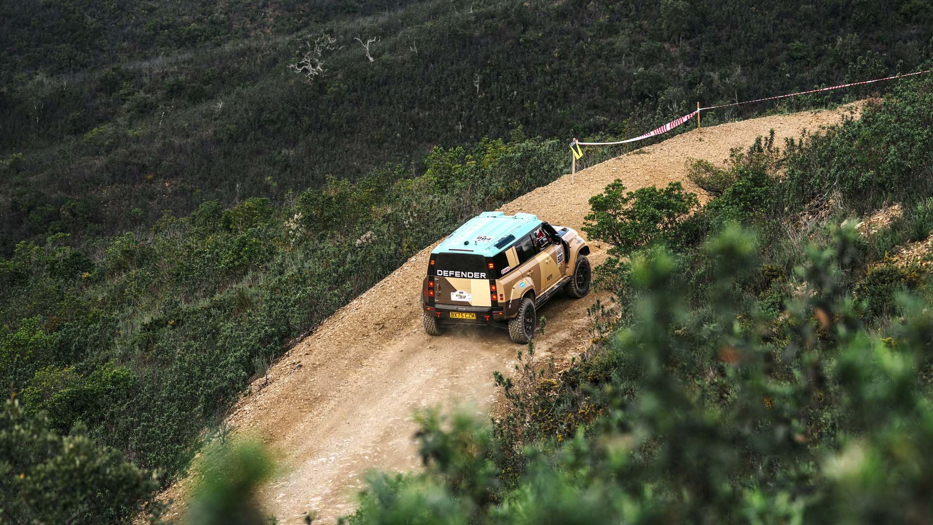 Defender Dakar D7X-R