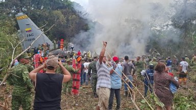 66 са загиналите военни, след като самолет на колумбийските ВВС се разби в Амазония (снимки)