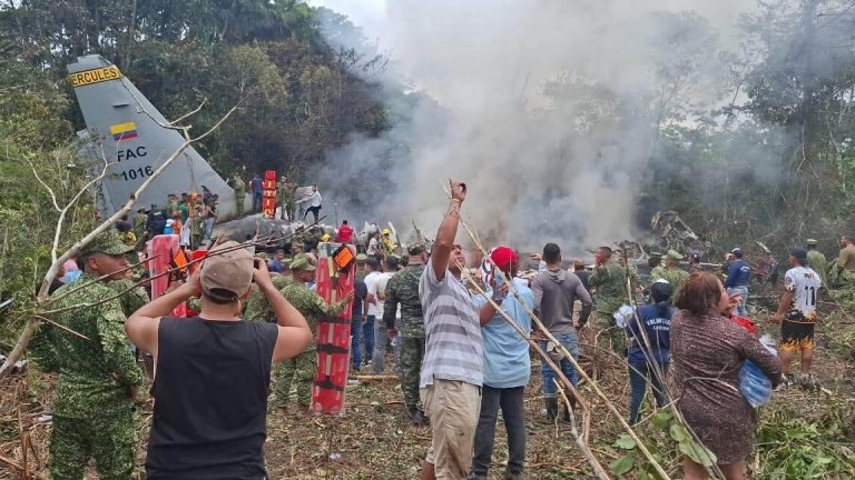 66 са загиналите военни, след като самолет на колумбийските ВВС се разби в Амазония (снимки)