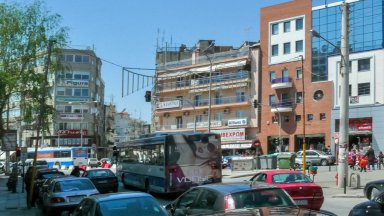 Хиляди българи щурмуват Серес, пазарът излиза с 30% по-евтин