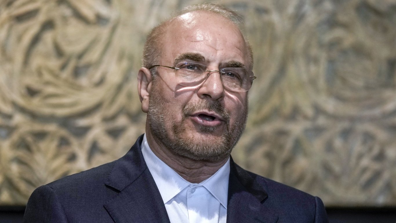 Тръмп води преговорите с шефа на парламента на Иран, който става все по-ключова фигура