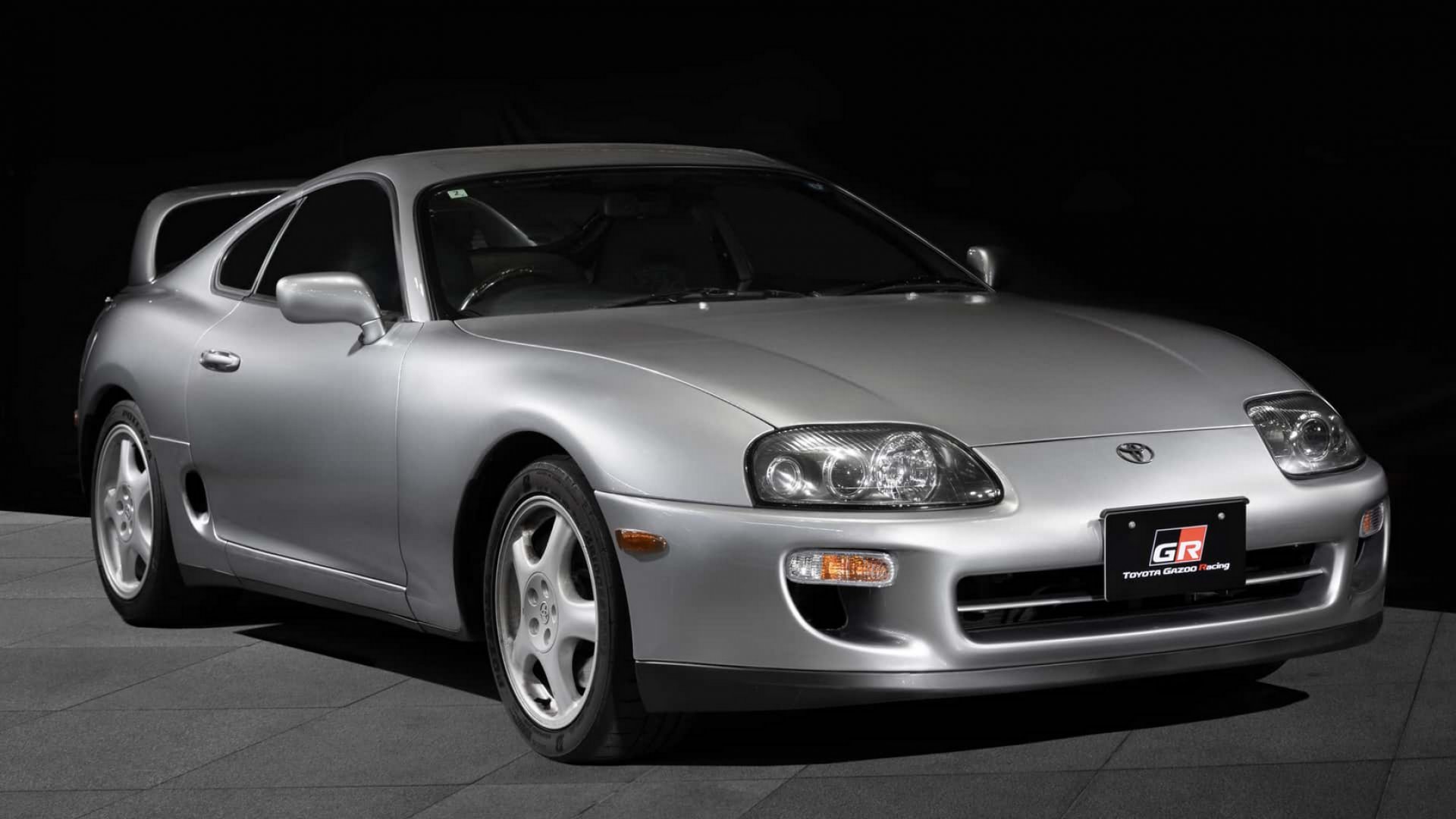 Toyota връща оригиналното табло за легендарната Toyota Supra A80