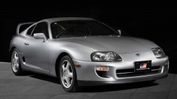 Toyota връща оригиналното табло за легендарната Toyota Supra A80