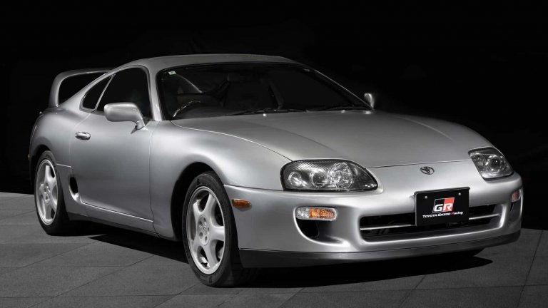 Toyota връща оригиналното табло за легендарната Toyota Supra A80