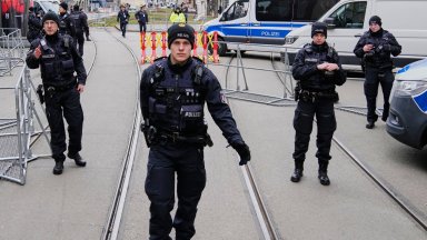 Мащабна полицейска операция в Германия след стрелба в жилищна сграда, мъж се бори за живота си