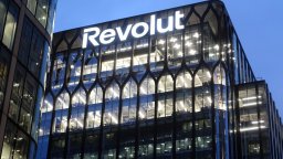 Revolut потвърди изтичане на чувствителни данни за клиенти след измама