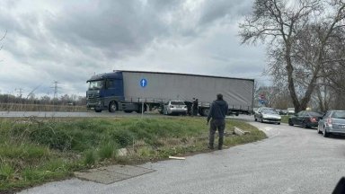 21-годишен пътник е загинал при катастрофата между тир и кола край Садово 