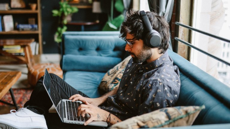 Работа от вкъщи: Възможности, рискове и реалност