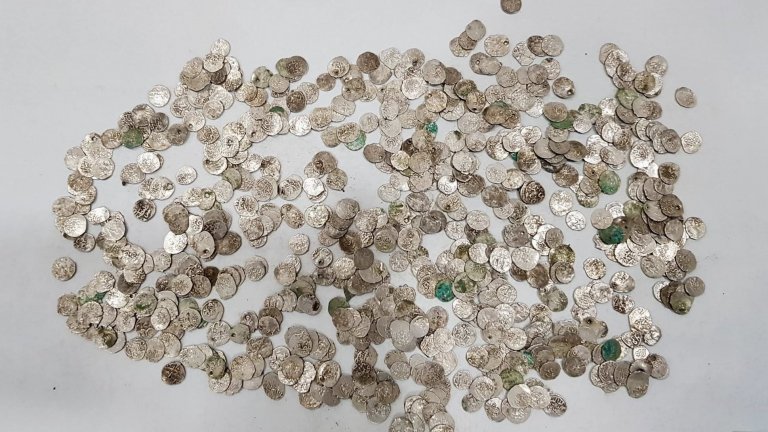 ГДБОП удари група за трафик на антики (снимки)