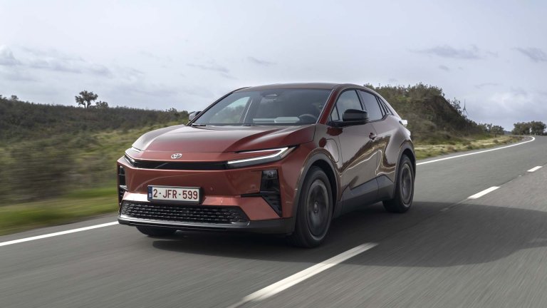 Новата Toyota C-HR+ дойде в България на цена от 39 900 евро