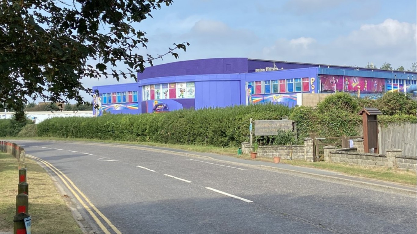 От оживен курорт до призрачно място: Какво се случи с ваканционния парк Понтинс?