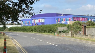 От оживен курорт до призрачно място: Какво се случи с ваканционния парк Понтинс?