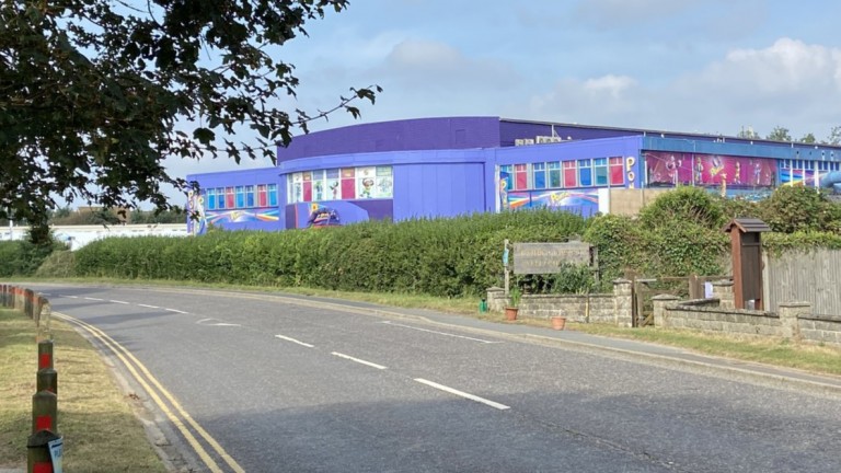 От оживен курорт до призрачно място: Какво се случи с ваканционния парк Понтинс?