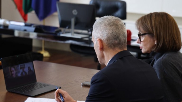 Христо Грозев ще изобличава хибридни заплахи за вота по покана на Нейнски и Гюров