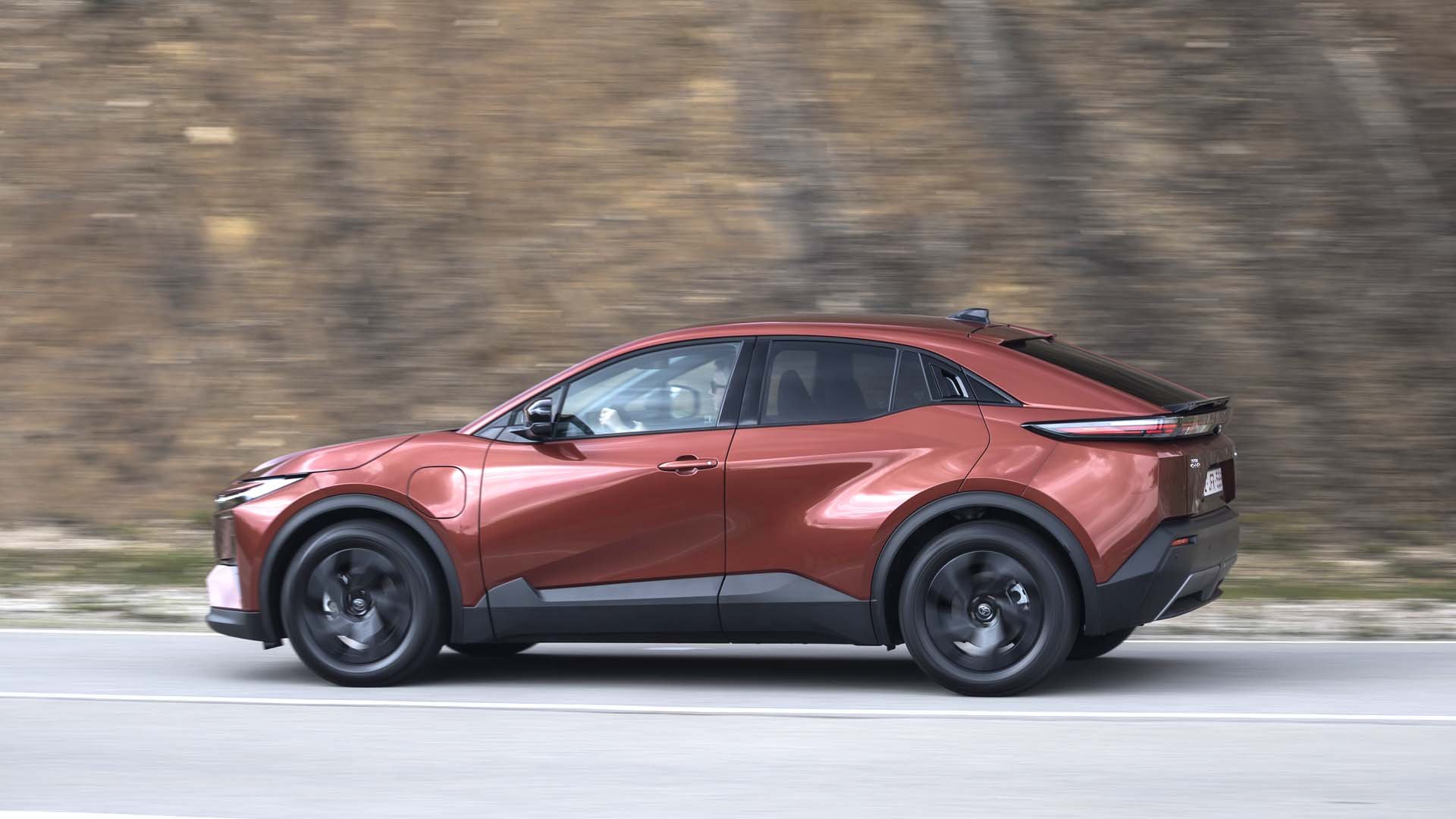 Toyota C-HR+