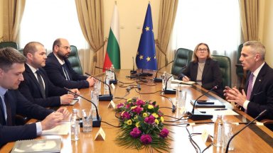 Гюров за подготвяните антикризисни мерки: Няма да има хеликоптерни пари