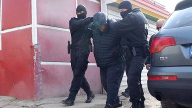 Финансова къща на Киро Японеца на мушката на СДВР при акция срещу купения вот (снимки)