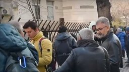 Опашки и напрежение пред служба "Миграция" в Пловдив