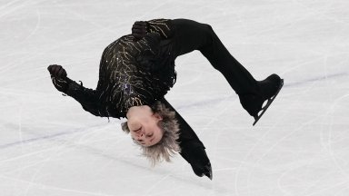 Малинин очаквано поведе след кратката програма на Световното първенство