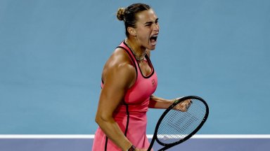 Сабаленка устоя в сблъсъка на световните №1 и №2. Само финалът я дели от Слънчев дубъл