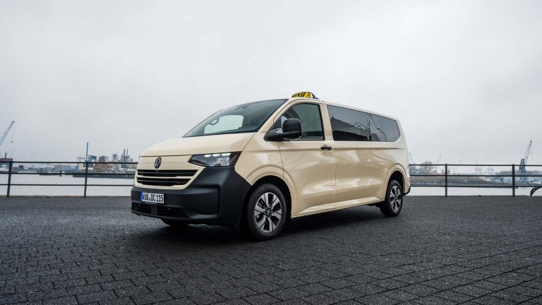 Volkswagen Transporter и Caravelle стават големи таксита