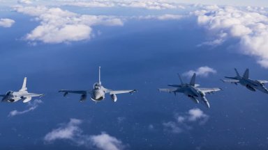 Отработват удари на далечни разстояния в тренировка на НАТО в България