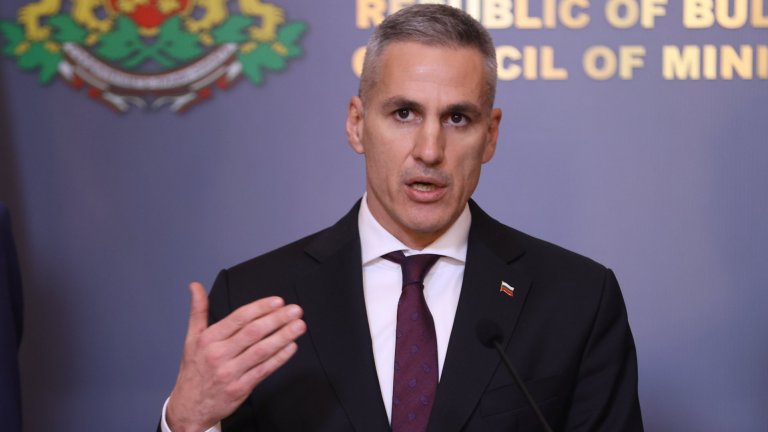 Гюров: Трябва да спрем поскъпването. Следваща стъпка - 15 000 работни места за младите