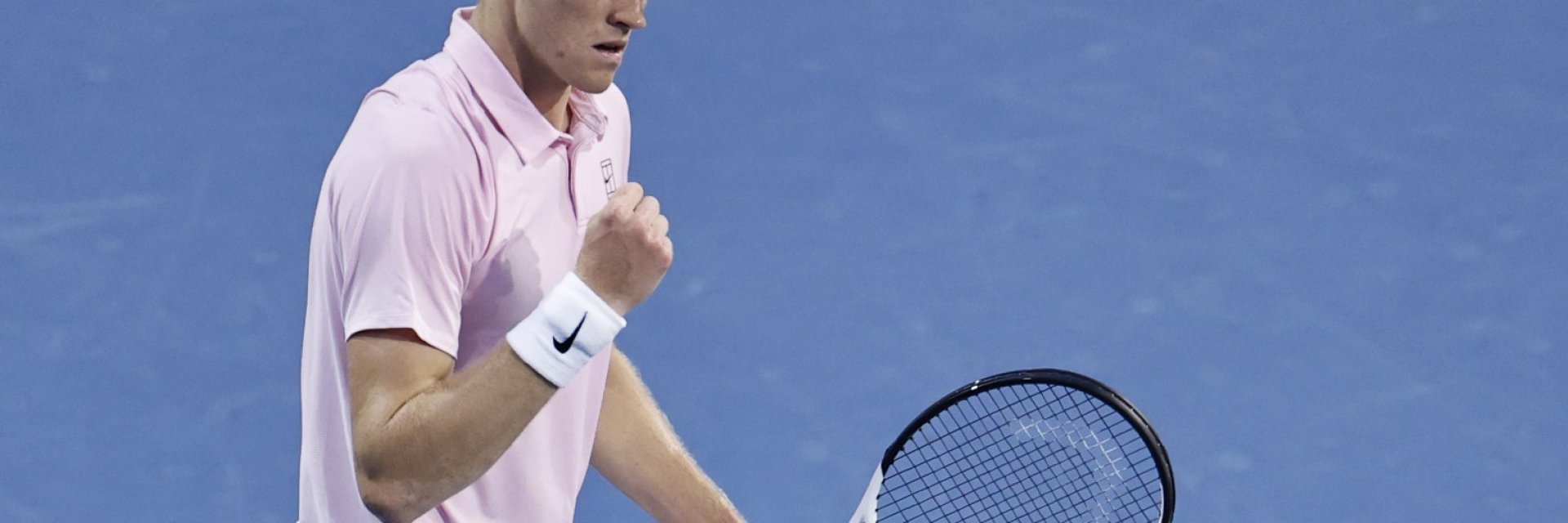 Синер отново обезкуражи Зверев и е на крачка от "слънчевия дубъл"