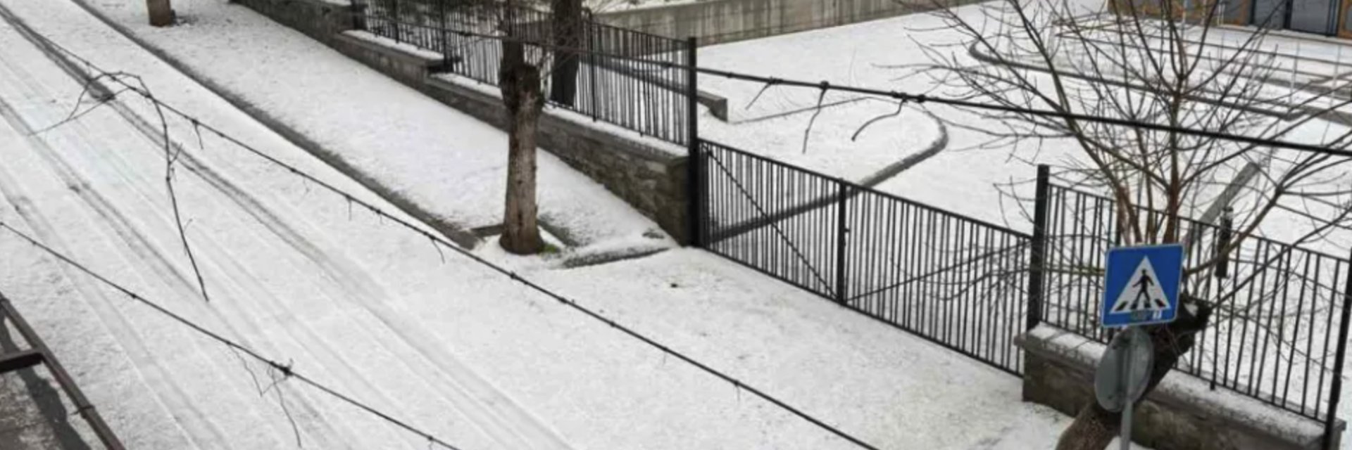 Градушка с големина на орех удари Крумовград (видео/снимки)