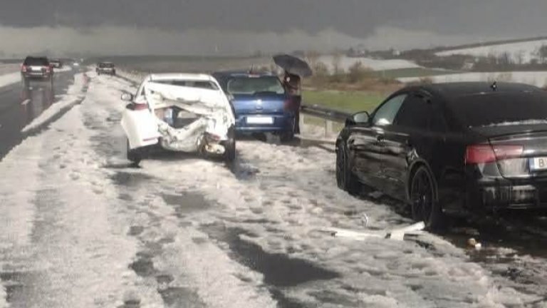 Порой, градушка и верижен сблъсък блокираха АМ "Хемус" край Шумен