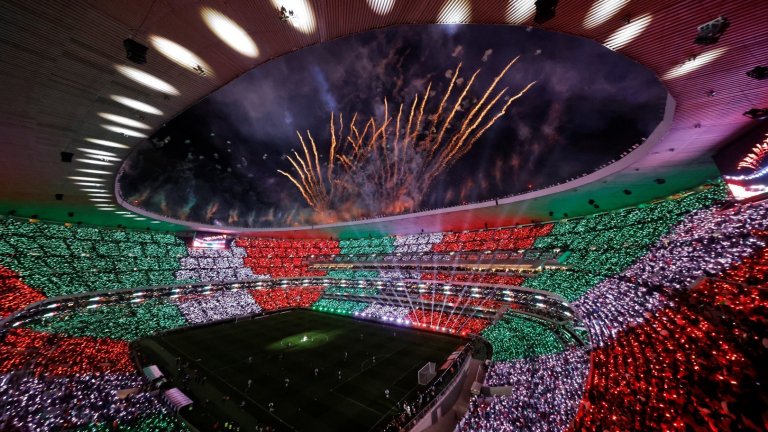 Фен загина след падане от трибуните и помрачи грандиозното откриване на новия "Ацтека"