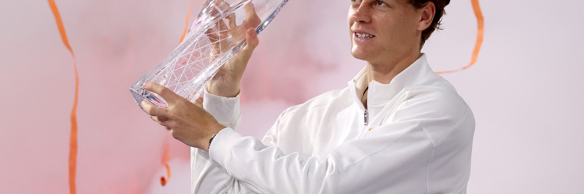 Пълна доминация: Синер "затвори" първия Слънчев дубъл в историята без загубен сет