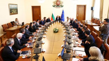 Работодателите поискаха от Гюров две спешни мерки до края на седмицата