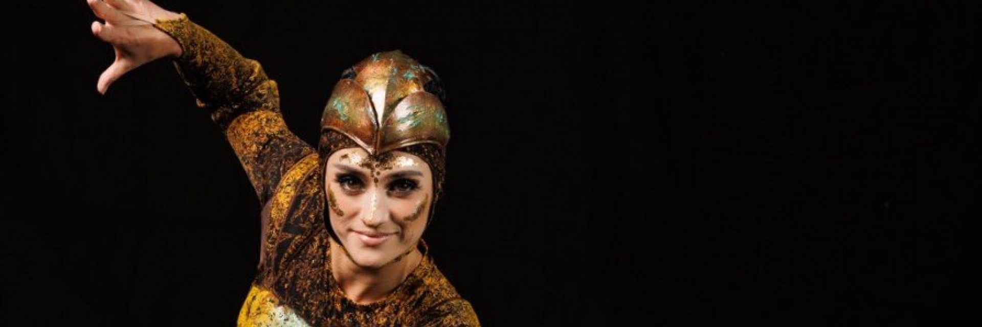 Българската акробатка Нанси Дамянова идва с представлевлението "OVO" на Цирк дю Солей