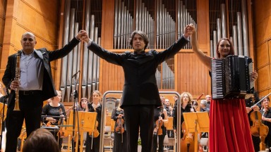 "Музикална магия" с Плевенската филхармония и маестро Йордан Камджалов открива сезон 2026