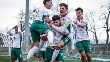 Юношите ни спечелиха групата си след класика над Литва 