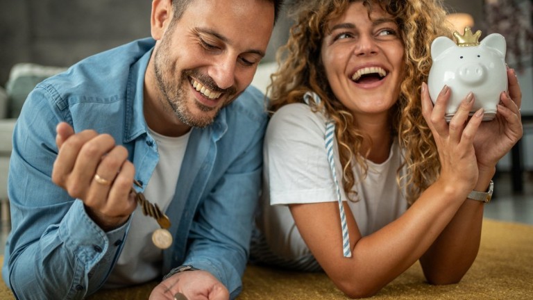 Щастливи шансове и нови доходи: 3 зодии ги очаква паричен късмет през април