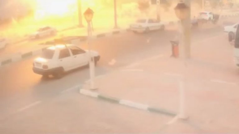 САЩ тестват нова балистична ракета в Иран. Ударили училище и спортна зала (видео)