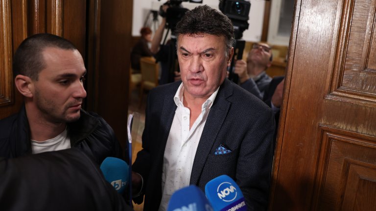 Волейболната федерация и Любо Ганев почетоха паметта на Борислав Михайлов