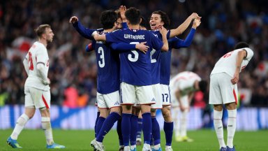 "Трите лъва" пак играха като котенца и бяха наказани от Япония (резултати)