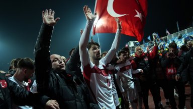 Турция ликува! Третите в света се завърнаха на Световното първенство след 24 години чакане