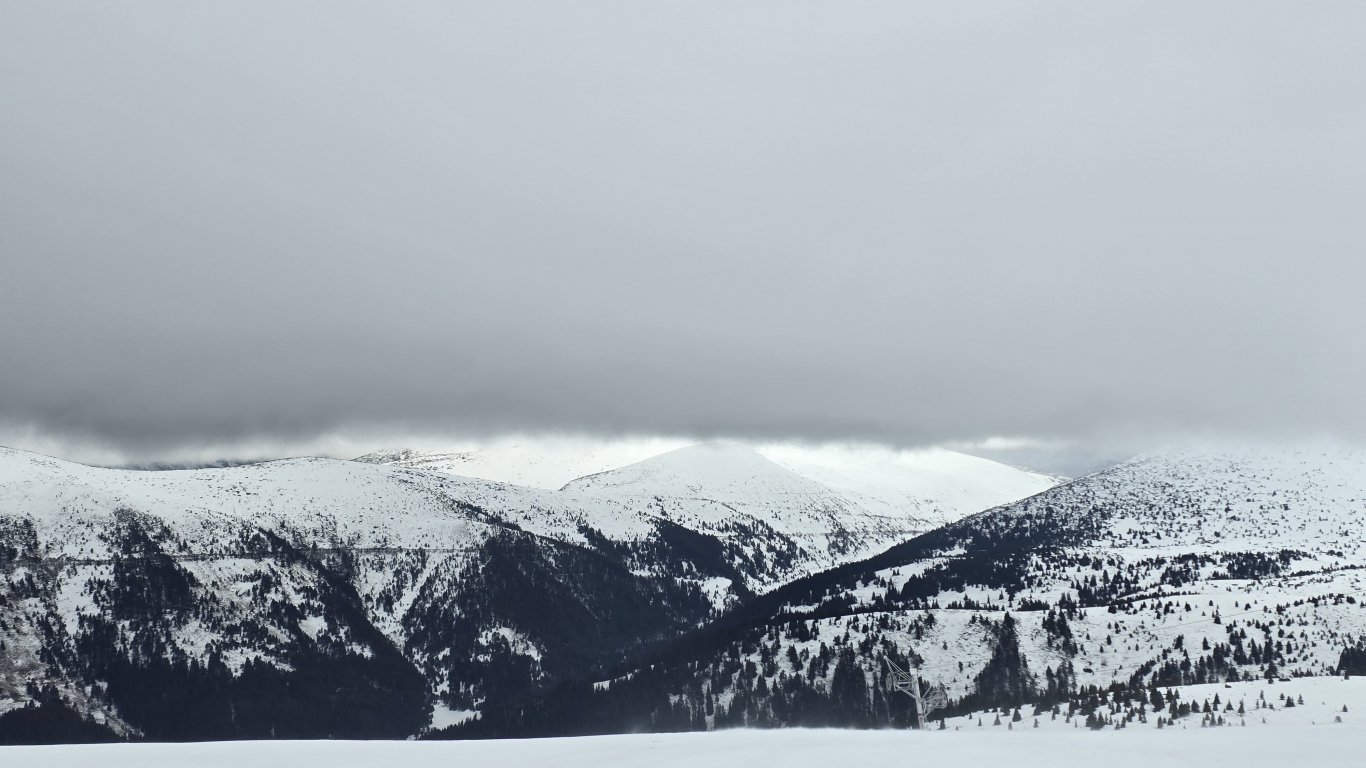 Опасно време в планините, условията за туризъм са лоши