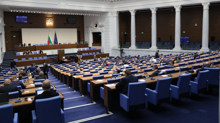 На живо Dir.bg: Парламентът обсъжда прекратяване на споразумението с Украйна